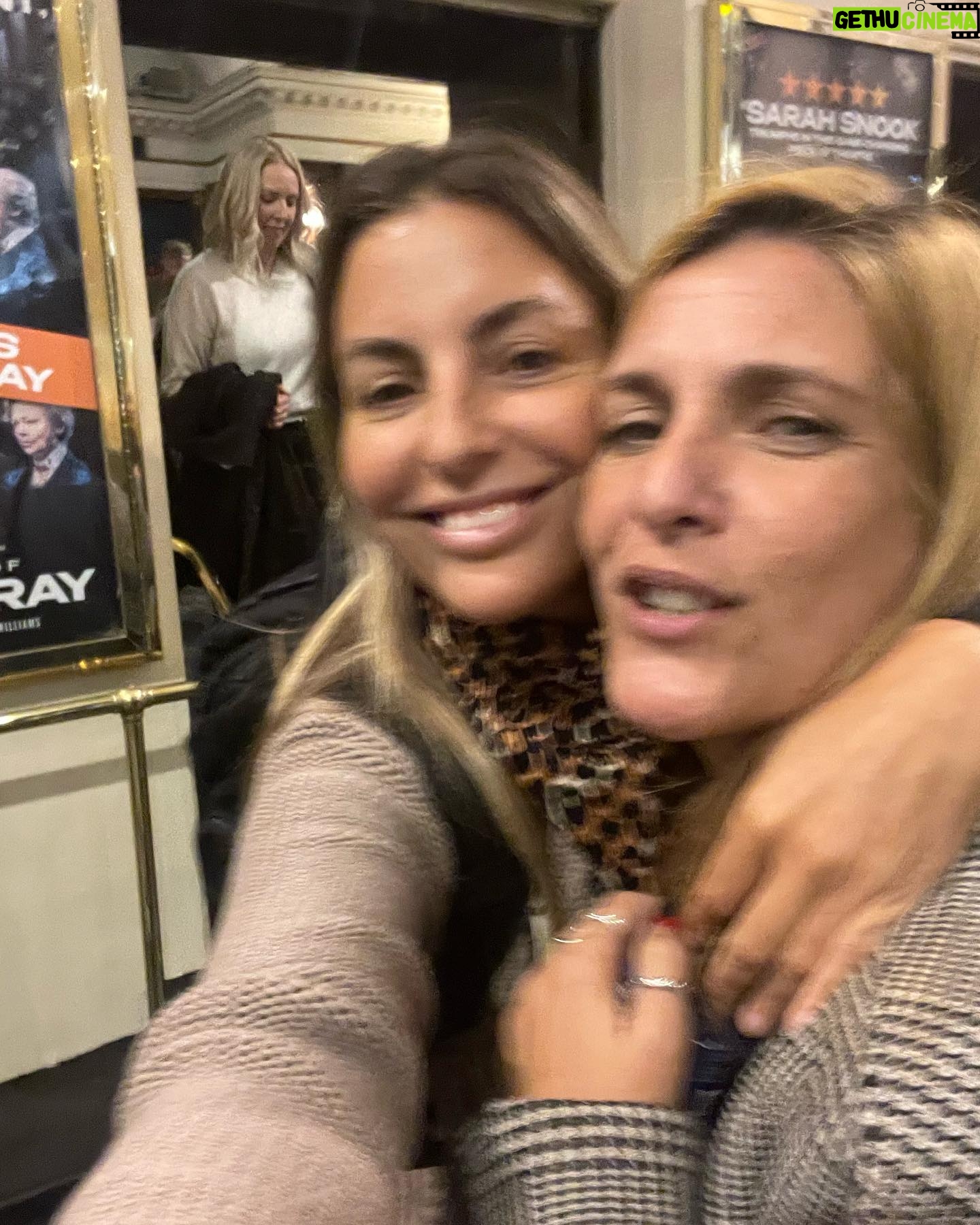 Jessica Athayde - 3 Likes - A mĆ£e tirou um fim-de-semana sozinha pela primeira vez com amigas š para muitas isto Ć© só parvo, mas para mim foi super importante.
Obrigada @inescastelbranco por me teres desafiados a vir ver peƧas incrĆveis e
@bruxinha - Princesa Consuela e Princesa Josephine por me terem recebido tão bem na vossa casa e não terem provocado um único espirro.
āļøā¤ļø