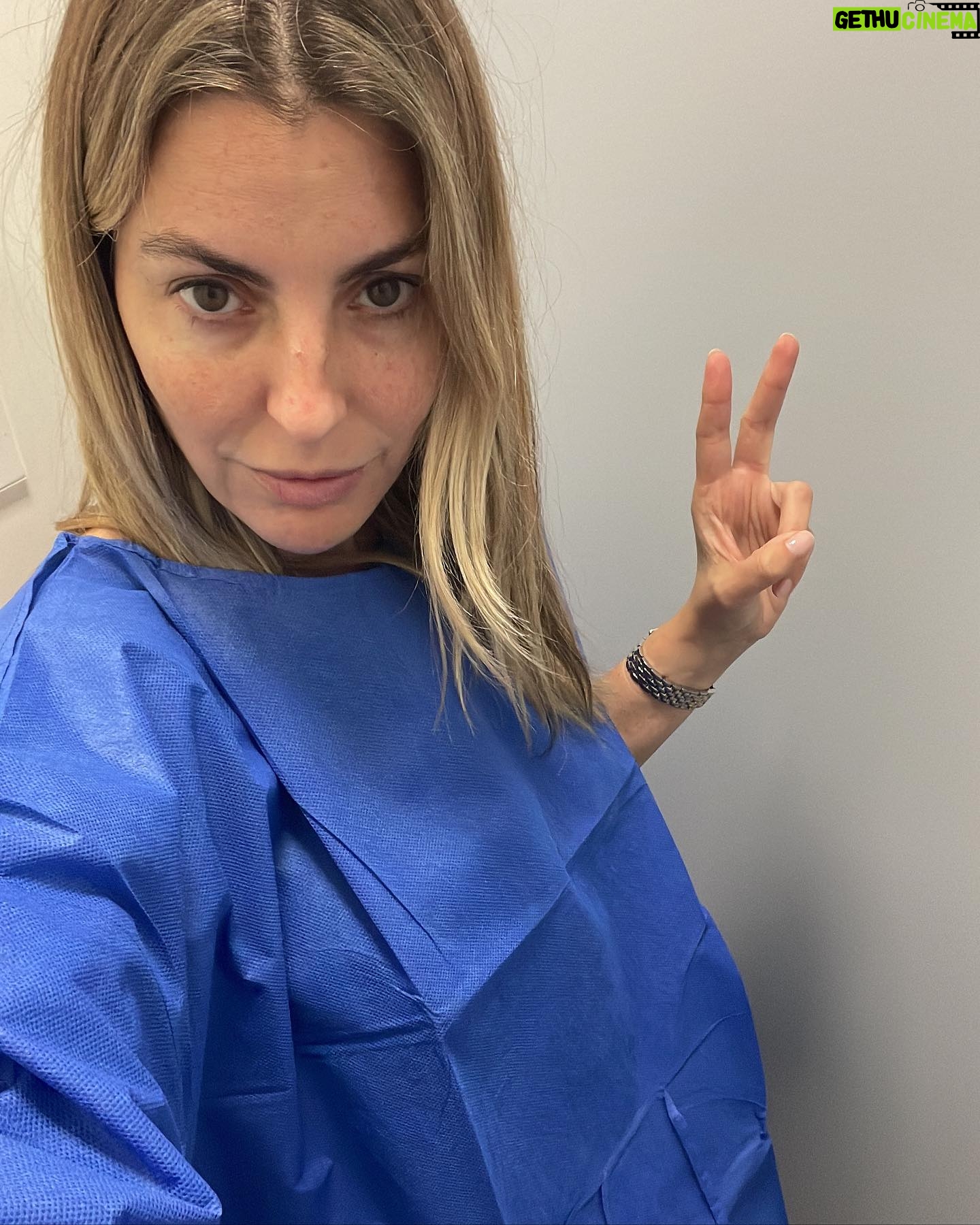 Jessica Athayde Instagram - 1- it’s never too late to start yoga - the Ross Family 2- Estas máquinas deviam ser proibidas ou gratuitas. 3- sim, tive uma tia que se casou de RED ❤️ também estou ali. 4-O Pedro recebe sempre bem 🫠 5- A walk in the wild 6- Rosas de Lego 🌹🌹as únicas que não me fazem espirrar. 7- Tenho um namorado mesmo giro 8- Fiz a minha mamografia e está tudo incrível🙌 não se esqueçam dos vossos exames. 9- Uma amiga mandou -me comprar este livro, tenho muita vergonha 🤦🏼♀️😂 10- Isto podia ser o meu pequeno-almoço !!!! ❤️🧿