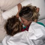 Jessica Athayde Instagram - Por mim dorme assim para o resto da sua vida, nariz colado no meu. Home ❤️