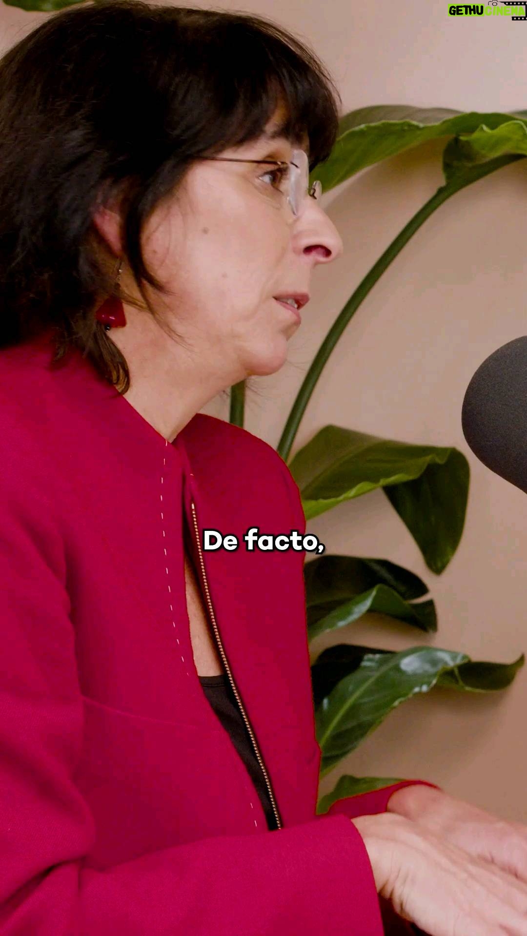Jessica Athayde - 1.3K Likes - Tem sido uma aprendizagem incrĆvel fazer o podcast "NĆ£o fica bem falar de" da @wells_oficial porque temos abordado temas sobre os quais nunca tinha pensado muito. Hoje falamos sobre a menopausa, o antes, durante e o depois, com a incrĆvel Dra @lisafvicente e a @sonia_morais_santos que partilhou a sua experiĆŖncia connosco. Neste episódio tiramos dĆŗvidas, falamos sobre mitos e informaƧƵes importantes que devemos saber sobre o nosso corpo.
O episódio jĆ” estĆ” disponĆvel no YouTube, Spotify e Apple Podcast (Link nos stories). E jĆ” sabem podem levantar questƵes e partilhas com o #wellsficabem