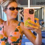 Jessica Athayde Instagram - 🕶 Giveaway🕶 Estou super apaixonada pelos meus óculos novos da Saint Laurent ⭐️ Gostavas de ter uns iguais e ainda a oportunidade de personalizar as lentes ,escrever o teu nome ( ou o que quiseres) no interior dos óculos ? A @andreopticas tem isso tudo e muito mais. Para ganhares basta seguires a página @andreopticas e marcar três 3 amigas. Podes participar as vezes que quiseres! E atenção que a @andreopticas envia para o mundo inteiro. Good luck 😎 Sábado, dia 5 vou anunciar a vencedora.
