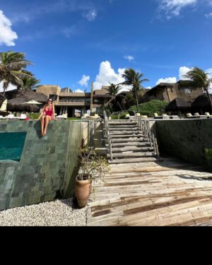 Jessica Athayde Instagram - O @kenoaresort é adequado para crianças ? Sim! 
Não tem kids club mas tem uma equipa que trabalha neste hotel que adora crianças e faz tudo para que a nossa estadia seja incrível, é seguro e até a nível de alimentação fazem o que for preciso para que se alimentem de forma saudável sempre com umas surpresas pelo meio. ( bolos, dices, tapiocas) nao há como dizer que não. Fazem de tudo para que te sintas em casa. 
Passei também pela Praia do Frances que tem pequena vila com restaurantes e lojinhas artesanais.
Loving it 🇧🇷💙