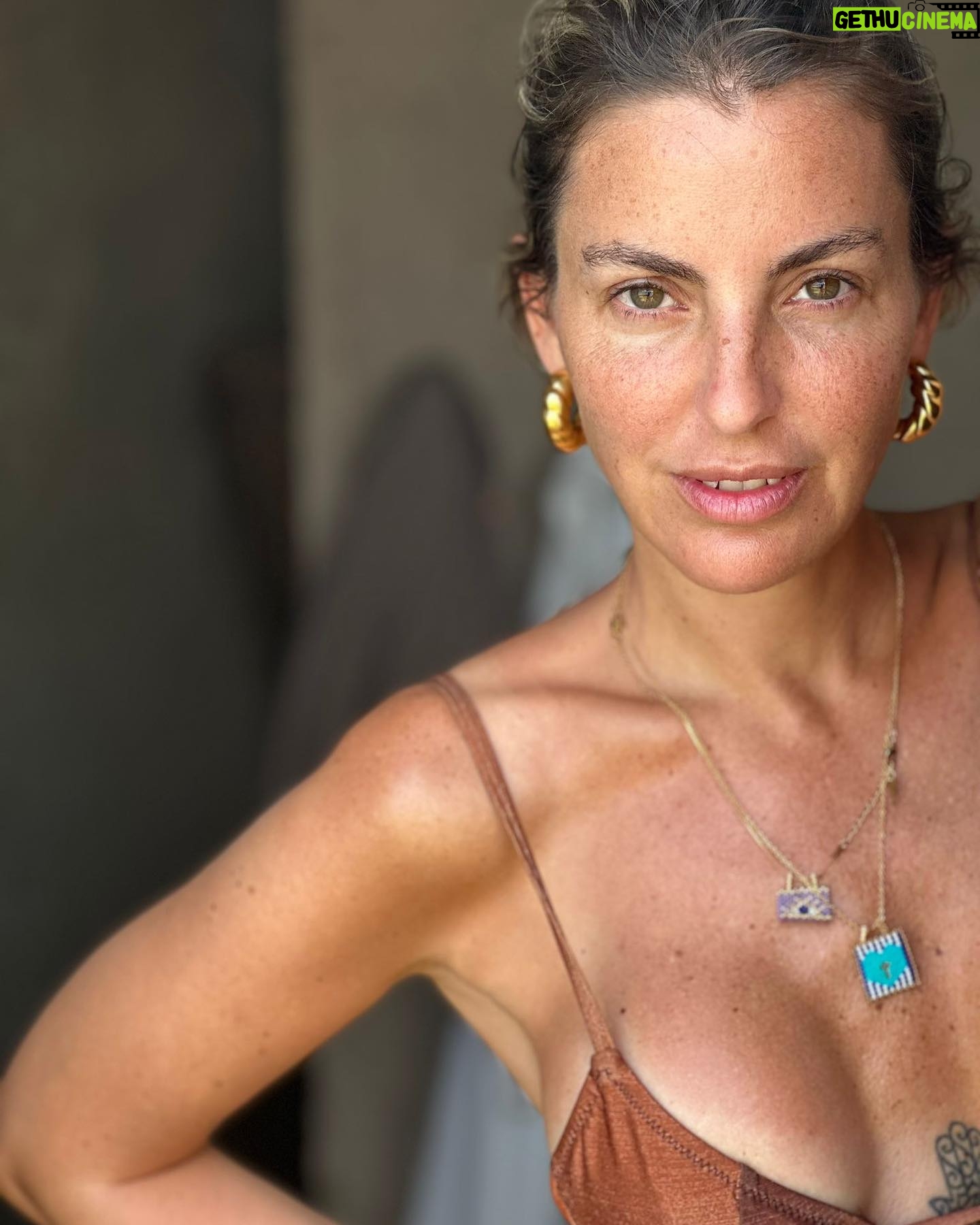 Jessica Athayde - 3 Likes - 9 fotografias de hoje.
A segunda Ć© a minha preferida ā¤ļø concordam ?