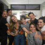 Jessica Athayde Instagram - Acordei de coração cheio e com uma grande carraspana, esta nossa grupeta nasceu na minha casa em campo de Ourique há 10 anos quando fiz 28 anos, no entanto crescem filhos, nascem outros, chegam namorados para ficar e muitos outros de passagem 😂 ( thank god ) mudamos de casa, chegam cães novos e até gatos e coelhos e outros vão para o céu. Mas quando nos juntamos existem coisas que não mudam, os all stars do xico, a Inês que adora cozinhar para todos e receber como ninguém e a Olga que nunca aparece na porra da fotografias. Tinha muitas saudades ratz ❤️thank you