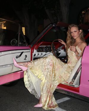Jessica Belkin Instagram - bashful in pink 🎀🎀🎀