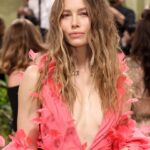 Jessica Biel Instagram - The garden party of my dreams 🌸💭 Honored is an understatement, thank you @cartier and @tamararalph 🩷