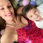 Jessica Coch Instagram - Lía, la nena de shu tía, llevas 10 meses dejando huellas hermosas en los que te rodeamos. Eres una lucecita mágica. 🥰🤤❤️ De esos días, donde solo hay amor. 🙂🫶✨🙏🏻