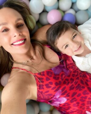 Jessica Coch Instagram - Lía, la nena de shu tía, llevas 10 meses dejando huellas hermosas en los que te rodeamos. 
Eres una lucecita mágica. 🥰🤤❤️

De esos días, donde solo hay amor. 🙂🫶✨🙏🏻