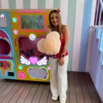 Jessica Coch Instagram - #tbthursday De un día hermoso. ❤️ Primeras fotos en “según sexy” . Pero la realidad , fue la última foto …así termine después de jugar y jugar. #DiadeNinayTía 🤪😅🤣🤩 🥰 @paco.canni 📸 gracias ❤️