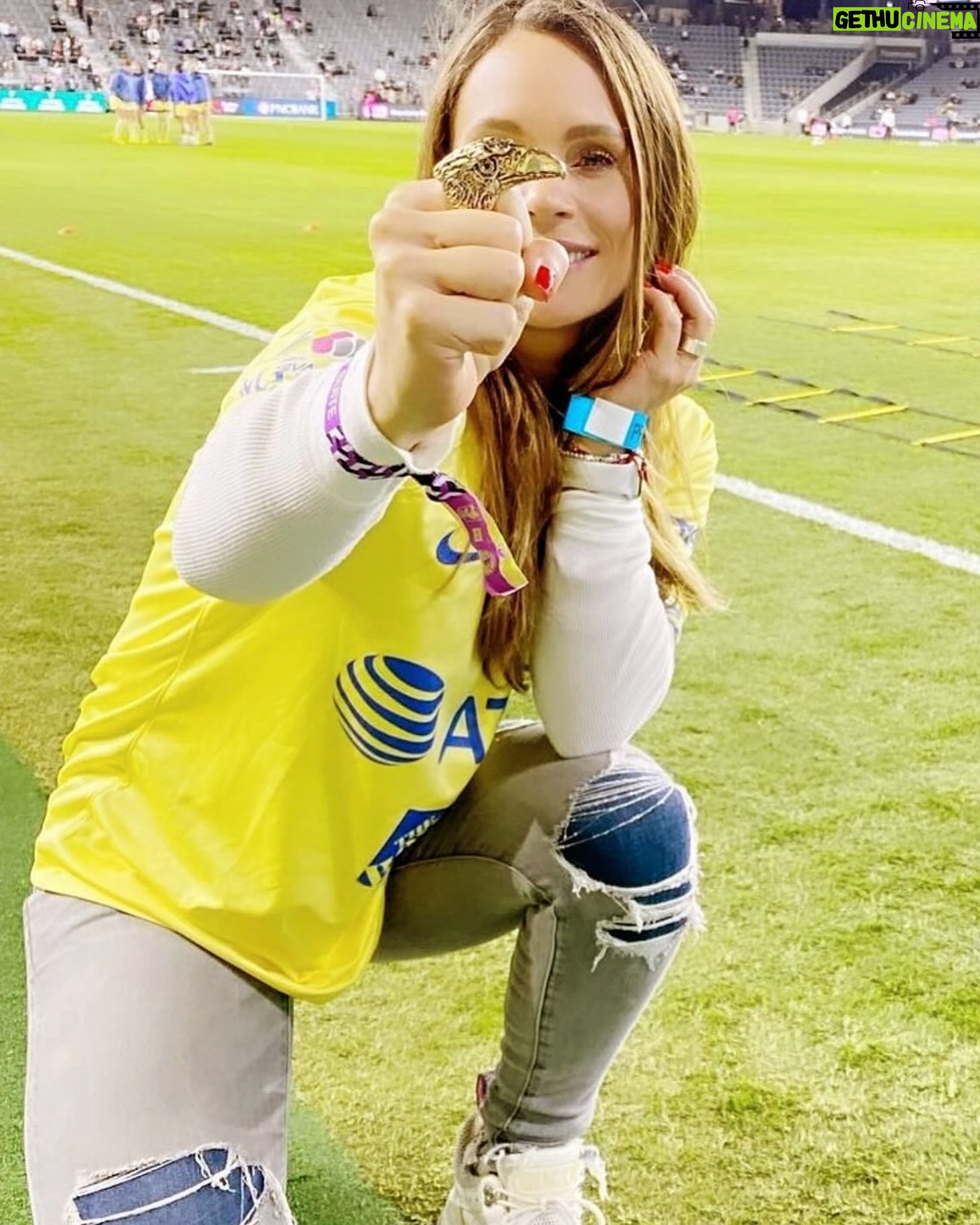 Jessica Coch Instagram - Las ganas que tengo ya de ver jugar al campeón. 🦅💅🏻🥰 @clubamerica #ylaqueso🧀 ¿Alguien igual? 😎