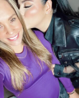 Jessica Coch Instagram - ¡HB! 💜🎂 
Gracias, por que contigo pienso en voz alta. 
Y los silencios, son cómodos. 
Así de simple, así de fuerte. Love u! 

P.D. Gracias por LNDST 🥰