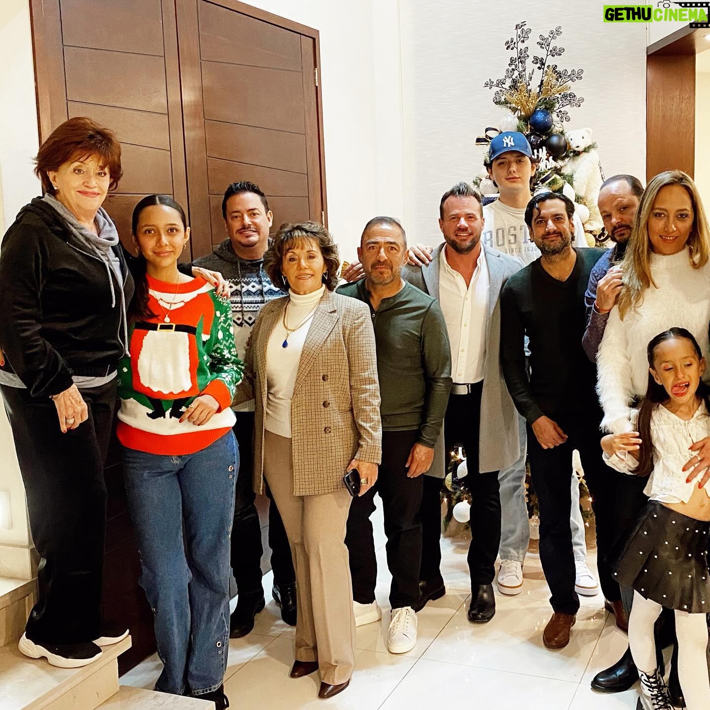 Jessica Coch Instagram - Y así, casi termina este año. Gracias 2023 por tanto bonito. ✨🙏🏻🥰🎆🎄😎🙌🏻
