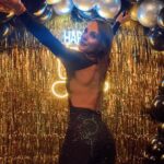 Jessica Coch Instagram - 20 fotos de lo que fue este año. Aquí las primeras 10, arrancó con una noticia padrísima, pláticas increíbles, muchos encuentros, cumples y un concierto increíble, de los muchos que llegaron . ✨🎄🎆❤️🥰