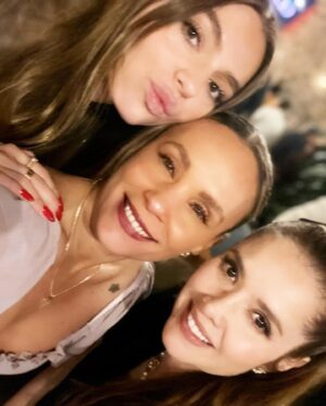 Jessica Coch Instagram - About light night… 🫶🎬🤩🐍💕 @elmaleficioof 

¿Qué les pareció el final? L@s Leo 🤔

No se por que me borro la publicación IG