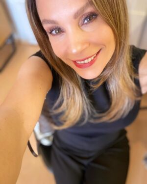Jessica Coch Instagram - Y empezamos la semana con casting. 🍀🤩
Que todo lo bonito que desean se les dé 💕