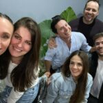 Jessica Coch Instagram - 20 fotos de lo que fue este año. Aquí las primeras 10, arrancó con una noticia padrísima, pláticas increíbles, muchos encuentros, cumples y un concierto increíble, de los muchos que llegaron . ✨🎄🎆❤️🥰