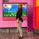 Jessica Coch Instagram - De promo en @cuentameloyaof 🙂🐍💕💅🏻😮‍💨 No se pierdan el “GRAN FINAL DEL MALEFICIO” este Domingo 9:00pm @elmaleficioof Encuentros lindos. 🤩 Gracias @odalysrp por la buena vibra siempre. 🫶 Y que veo a mi @pp_ayala lo que te adoro yo. ❤️ Pd en la modelada y acomodación 😅🤣