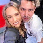 Jessica Coch Instagram - De promo en @cuentameloyaof 🙂🐍💕💅🏻😮‍💨 No se pierdan el “GRAN FINAL DEL MALEFICIO” este Domingo 9:00pm @elmaleficioof Encuentros lindos. 🤩 Gracias @odalysrp por la buena vibra siempre. 🫶 Y que veo a mi @pp_ayala lo que te adoro yo. ❤️ Pd en la modelada y acomodación 😅🤣
