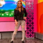 Jessica Coch Instagram - De promo en @cuentameloyaof 🙂🐍💕💅🏻😮‍💨 No se pierdan el “GRAN FINAL DEL MALEFICIO” este Domingo 9:00pm @elmaleficioof Encuentros lindos. 🤩 Gracias @odalysrp por la buena vibra siempre. 🫶 Y que veo a mi @pp_ayala lo que te adoro yo. ❤️ Pd en la modelada y acomodación 😅🤣