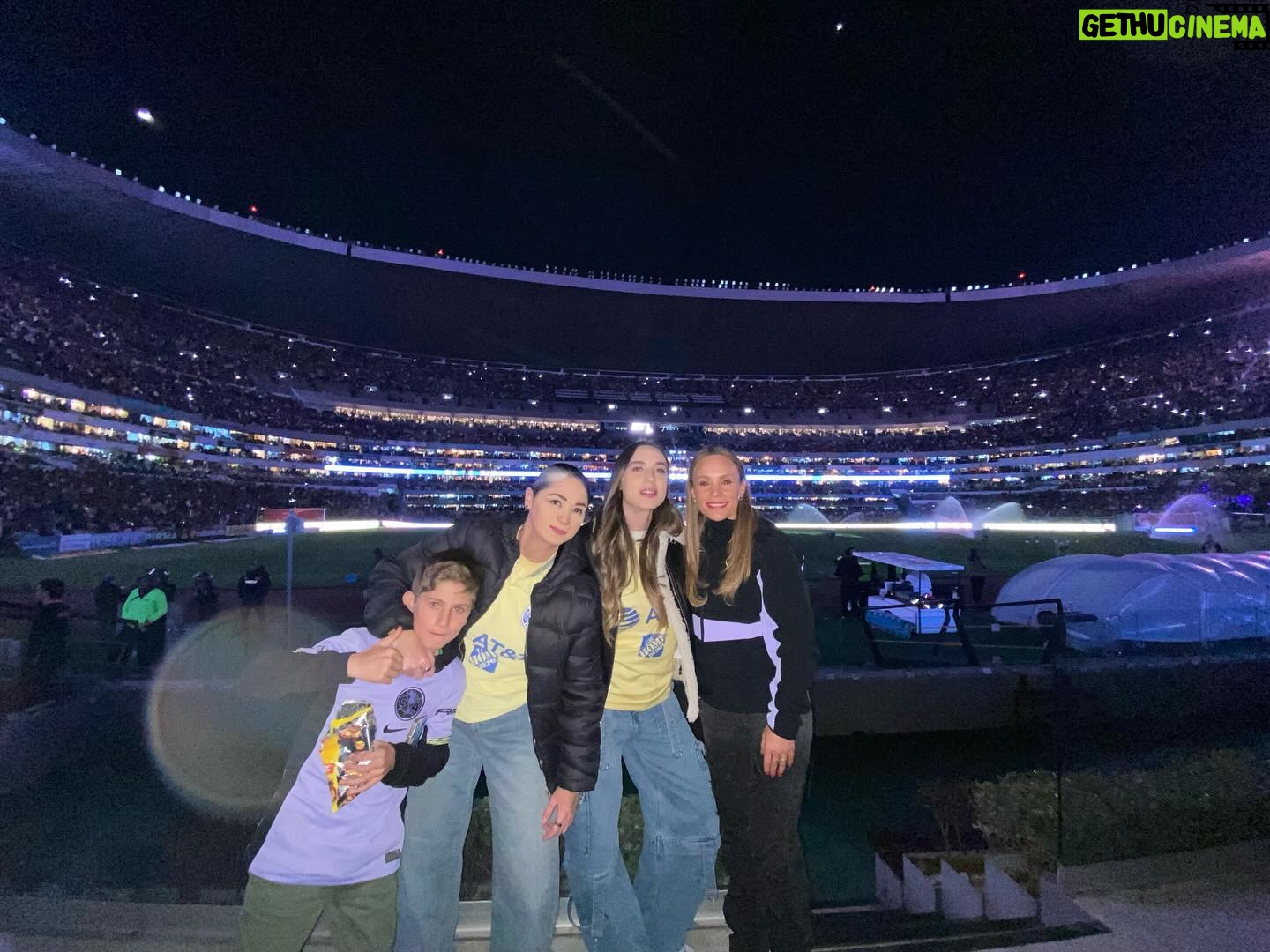 Jessica Coch Instagram - Sin palabras… 🦅💙💛🏆⭐️ @clubamerica ⭐️CAMPEONES⭐️ Te amo ❤️