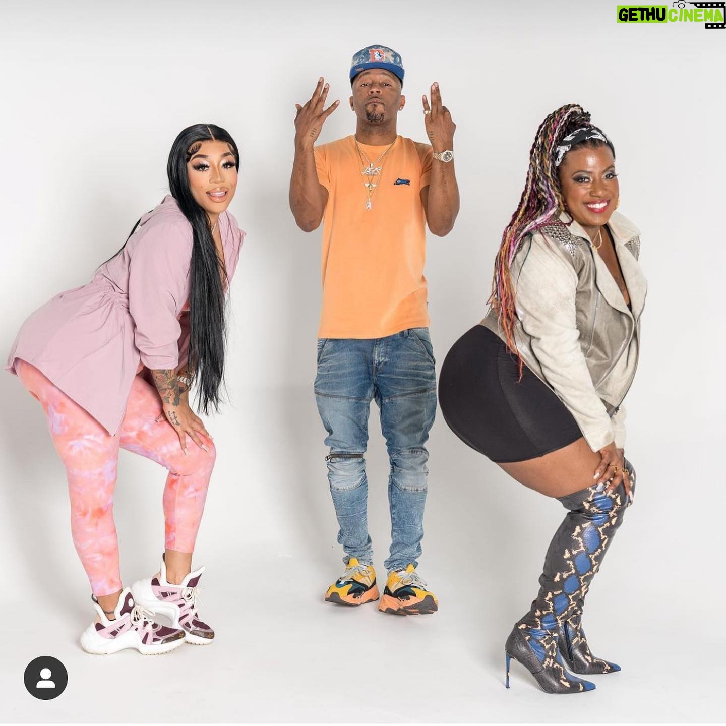 Jessica Dime Instagram - BRAND NEW EPISODE OF @beautyandthebeatspodcast OUT NOW WITH THE LEGENDARY @missyeahoe βΌοΈπγ½οΈ Had so much fun chopping it up with her about the music, being in 3/6 mafia , being from Memphis , and the rap game π
