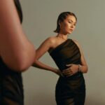 Jessica Henwick Instagram - It takes an army! Thank you @thelaterals and @bulgari 🐍