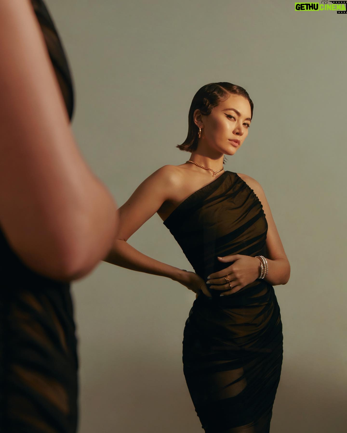 Jessica Henwick Instagram - It takes an army! Thank you @thelaterals and @bulgari 🐍
