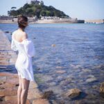 Jessica Henwick Instagram - An English summer.