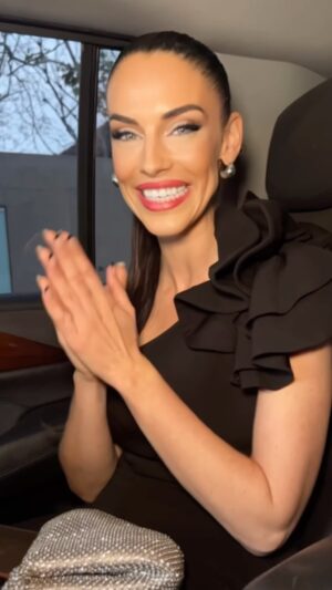 Jessica Lowndes Instagram - The @racetoerasems was founded by the incredible @nancypeaceandlove in 1993 and each year the event is always an evening filled with hope and inspiration. With Nancy raising over $58 million over the years for MS research, there are now 24 FDA-approved therapies offering new paths for those battling multiple sclerosis, including my incredible Mom. This Mother’s Day, I celebrate her resilience and the ongoing progress in the MS community. Let’s keep pushing forward together. Check out @love.fights my charitable clothing line for @mssociety 👉🏻 Lovefights.org 💪💙 #RaceToEraseMS #MothersDay #MSWarrior #LoveFights