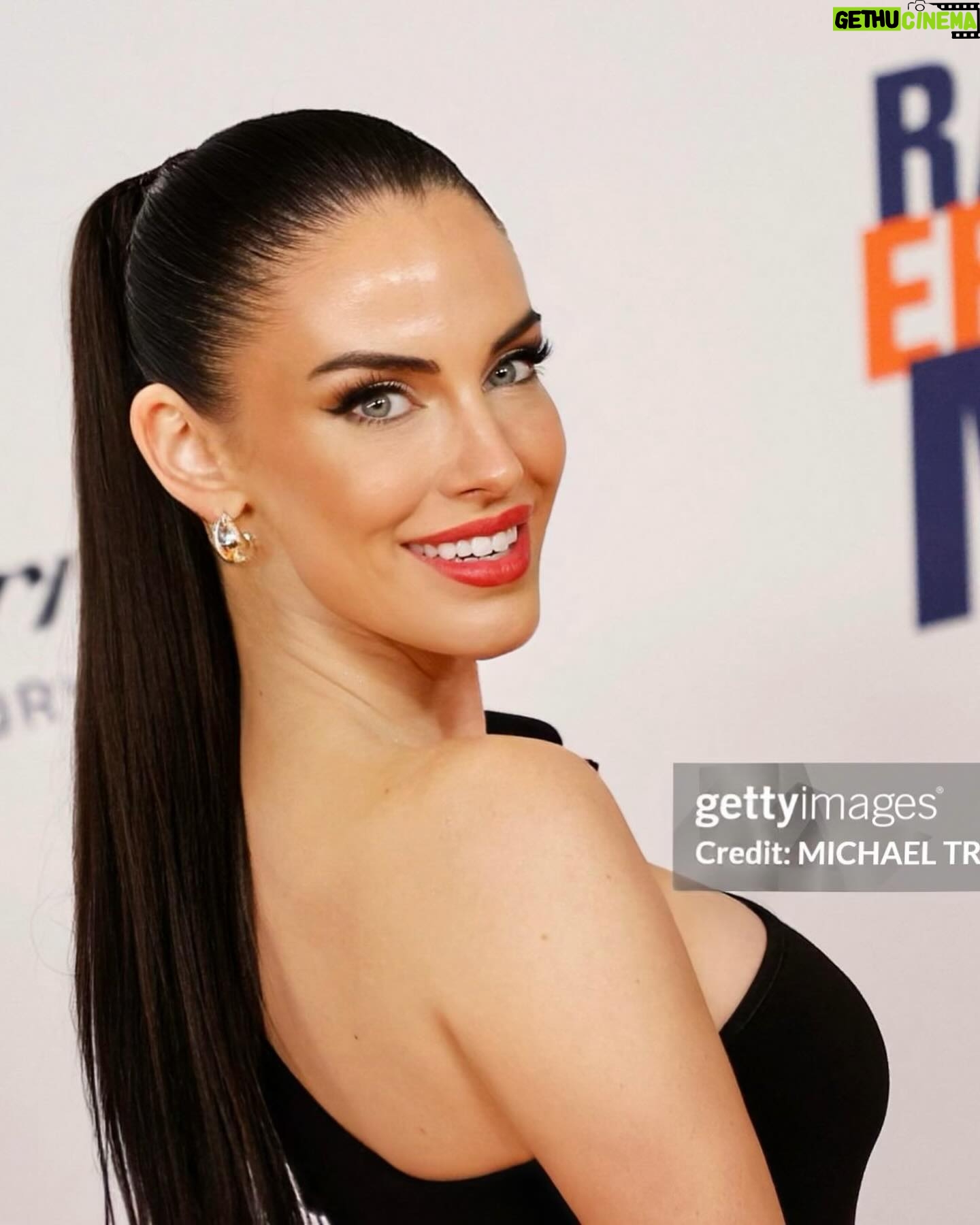 Jessica Lowndes - 3 Likes - 31st Annual Race to Erase MS @racetoerasems β€οΈ
H&M: @ianmaxion
Nails: @zrinka_vuksan_bolancha
Dress: @evernew_official