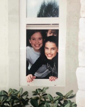 Jessica Lowndes Instagram - Back with my BFF from second grade, still belting out *NSYNC hits like it’s 1999! Can’t stop the pop! (First throwback photo was taken at the Backstreet Boys Black and Blue concert when we were 12 🤘🏻🎶😂) TAG your best friend below! #reunited