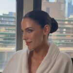 Jessica Lowndes Instagram - Gatsby Glam ✨ @katienovamakeup @hairbyalisonfarfan Skin: Magic Serum @charlottetilbury Face base @bobbibrown Foundation: Dewy Skin Tint @westmanatelier Libre glow @givenchybeauty Blush: @charlottetilbury Lips: Jelly Tint @milk Brows: Dipbrow and Brow freeze @anastasiabeverlyhills