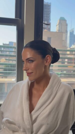 Jessica Lowndes Instagram - Gatsby Glam ✨ @katienovamakeup @hairbyalisonfarfan 

Skin: Magic Serum @charlottetilbury 
Face base @bobbibrown 
Foundation: Dewy Skin Tint @westmanatelier 
Libre glow @givenchybeauty 
Blush: @charlottetilbury 
Lips: Jelly Tint @milk 
Brows: Dipbrow and Brow freeze @anastasiabeverlyhills