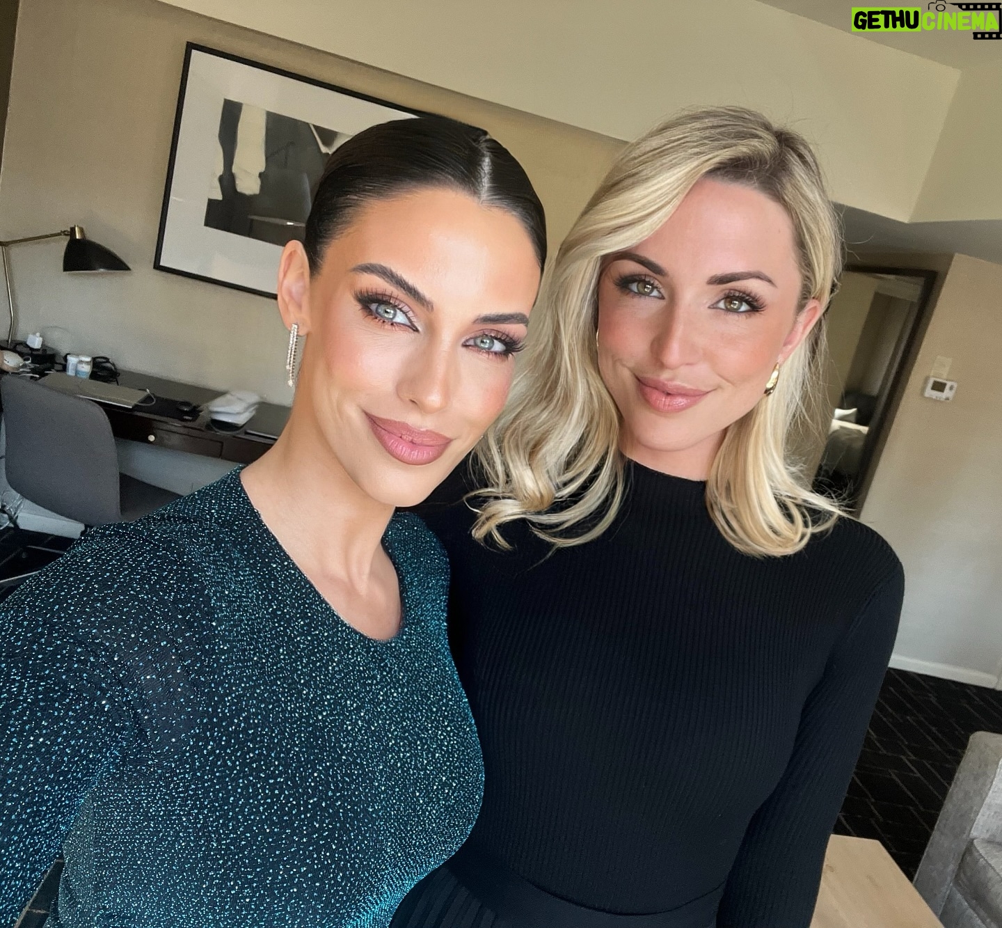 Jessica Lowndes - 3 Likes - NYC with my favorite person on earth @jacquidani_ π―π½ποΈ #sisters