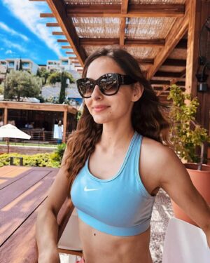 Jessica May Instagram - Yaz gibi bir hafta sonu ☀️❤️ 
@gqturkiye #gqweekend #davet #bxrlondon