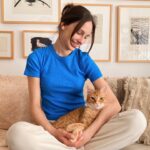 Jessica May Instagram - Mayıs geldi, evde bir bahar havası ☀️🐈 Bu arada bütün emektar işçilerimizin işçi bayramını kutluyoruz. 🌹 #1mayıs #işçibayramı #ilkbahar