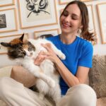 Jessica May Instagram - Mayıs geldi, evde bir bahar havası ☀️🐈 Bu arada bütün emektar işçilerimizin işçi bayramını kutluyoruz. 🌹 #1mayıs #işçibayramı #ilkbahar