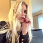Jessica Simpson Instagram - Know your worth, then add taxes 😜