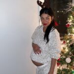 Jessica Szohr Instagram - Almost 3 years ago I was sitting (I guess standing in this photo) in our living room in Nashville and was so excited and anxious and nervous to meet my daughter. To be a mom, to give birth, to try breastfeeding, to just be the best mom I could be. I’ll never forget that evening… I was in comfys, and I had to potty every 4 minutes. She was moving a lot and kicking a lot …It was magical. But I just remember at one point holding my belly and looking down and saying…. I got you- come meet me whenever you are ready. And I guess I just hope that everyone out there has someone who’s got them. I know that probably isn’t the case - but I ask any parent to be… show your child what it’s like to have that. Show them how to love, show them how to respect. What they see is what they become… what they feel is what they will give. We as parents can make a change- but it starts with us ♥️ and if you didn’t have parents that did that for you… I hope you found angels along the way that did it even better :) ❤️ sending hugs and kisses and warm wishes to you all! ❤️