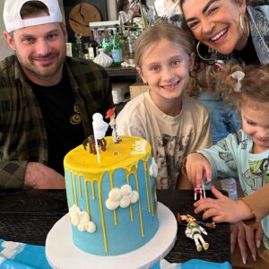 Jessica Szohr Instagram - Happy Birthday to the man that makes shit right. Who is honest and caring. But just wants to be around his daughters… who knows every lyric to every song. Will dance with Garth and do the electric slide with Snoop… will win a cup casually (the first one ever for the kings!) and tell me my smile is perfect. He is what men should want to be. He is what people should want to be. Also this mofo could do stand up…happy birthday you coop to the coop ! We love you more !