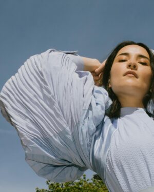 Jessie Mei Li Instagram - thanks @whowhatwear 🌈🧚🏼‍♀️
~~ loved playing dress up and prancing about  with these lovely people~~
snaps by 📸 @philltaylormade
stylist @hollyevawhite
fashion assistant @imymoore
hair @halleybrisker
makeup @naokoscintu
interview by @nellblock
@belmondcadogan