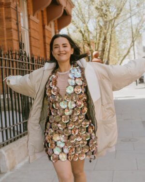 Jessie Mei Li Instagram - thanks @whowhatwear 🌈🧚🏼‍♀️
~~ loved playing dress up and prancing about  with these lovely people~~
snaps by 📸 @philltaylormade
stylist @hollyevawhite
fashion assistant @imymoore
hair @halleybrisker
makeup @naokoscintu
interview by @nellblock
@belmondcadogan