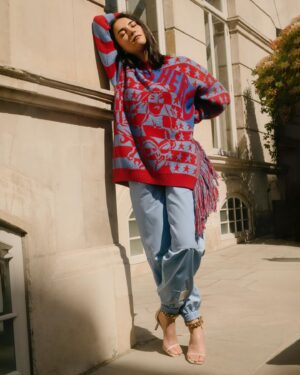 Jessie Mei Li Instagram - thanks @whowhatwear 🌈🧚🏼‍♀️
~~ loved playing dress up and prancing about  with these lovely people~~
snaps by 📸 @philltaylormade
stylist @hollyevawhite
fashion assistant @imymoore
hair @halleybrisker
makeup @naokoscintu
interview by @nellblock
@belmondcadogan
