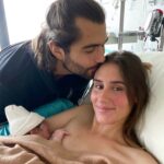 Jesta Hillmann Instagram – Nous vous présentons avec beaucoup d’émotions notre fils Adriann qui nous a fait la merveilleuse surprise de nous rejoindre ce jeudi 11 février à 11h36 🙏🏻

Ce petit ange nous a fait vivre un accouchement de rêve, un accouchement réellement magique, je n’aurais jamais même osé imaginer que cela été possible .. 🥰

Merci infiniment a vous pour vos messages et votre bienveillance envers notre petite famille et merci surtout à mon mari @benoit.assadi, mon complice de toujours d’être le papa de mes deux magnifiques petits garçons ! 👨‍👩‍👦‍👦♥️