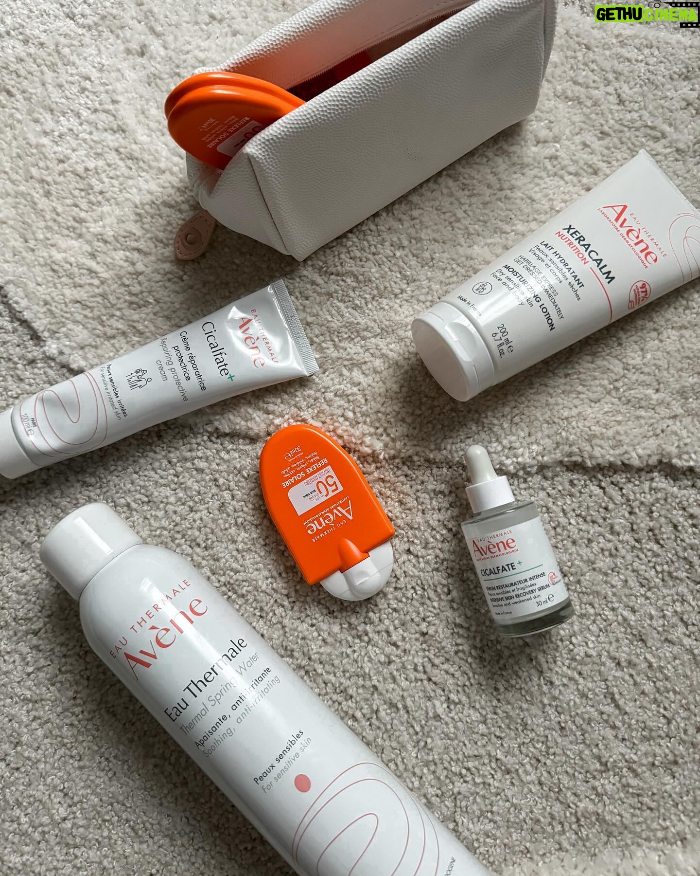 Jesta Hillmann Instagram - Concours @avene đ Nous vous offrons Ă 3 dâentre vous les produits suivants : Spray dâEau Thermale AvĂšne 300 ml Lait Hydratant Xeracalm Nutrition SĂ©rum Cicalfate RĂ©flexe solaire 50 CrĂšme rĂ©paratrice protectrice Cicalfate Trousse de voyage Pour jouer, il vous suffit de suivre le compte @avene Liker ce post Inviter 2 amis en commentaire Le concours prendra fin le 26 dĂ©cembre, bonne chance đ @avene #EnConfianceAvecAvene #Avene #skincare #concours publicitĂ©