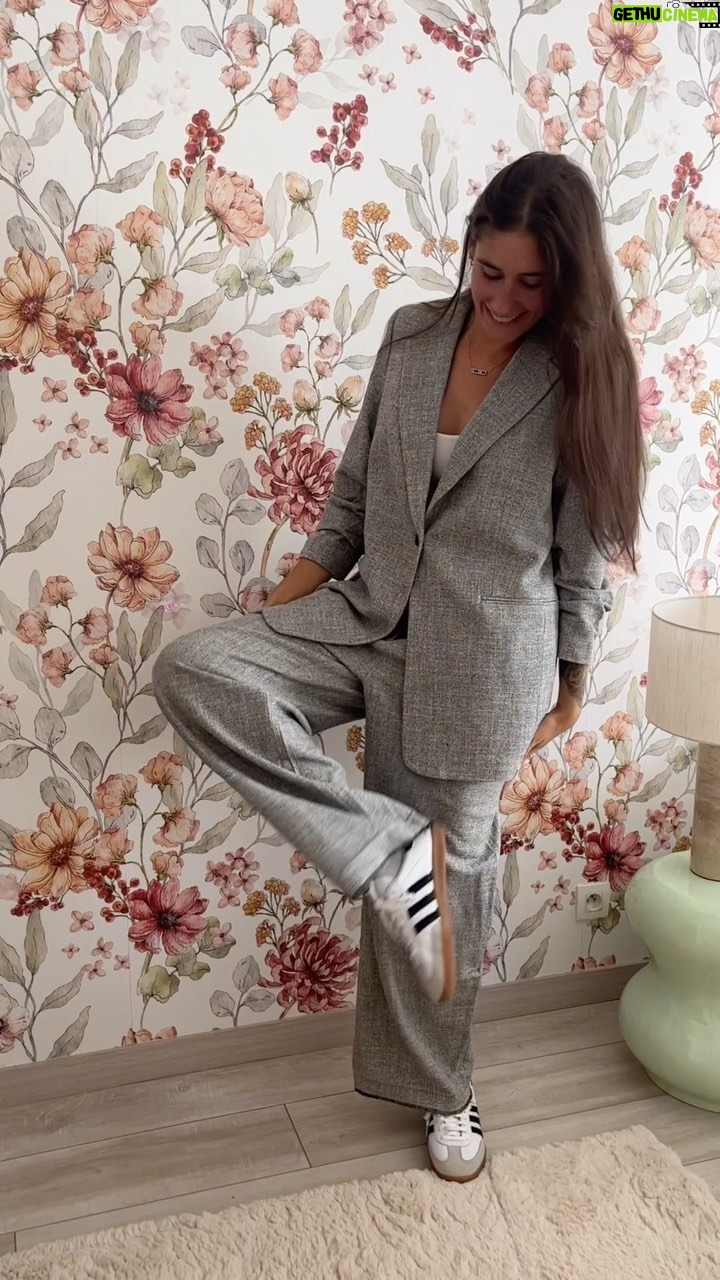 Jesta Hillmann Instagram - Je m’attaque enfin au dressing des enfants avec @klarna ! Une appli simple, rapide, et surtout un moyen de paiement dispo sur plus de 450 000 partenaires ! Vous connaissiez ? Vous pouvez gérer les commandes, paiement en 3x, retours, et même réclamations si besoin! Alors, votre avis sur mon avant après ? Collaboration commerciale rémunérée #123klarna