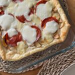 Jesta Hillmann Instagram – Qui a dit que ça ne pouvait pas être intéressant de manger les restes ? 🍽 

Aujourd’hui, j’ai fait une recette anti gaspillage avec Pyrex® !

Dans ce réel, j’utilise les différentes boîtes de conservation en verre « Cook&Heat » mais également la plaque de cuisson en verre ainsi que les bols de la marque 😊

@pyrexfrance
#pyrex #pyrexfrance #stopaugaspi #pyrexstopaugaspi
Collaboration commerciale rémunérée