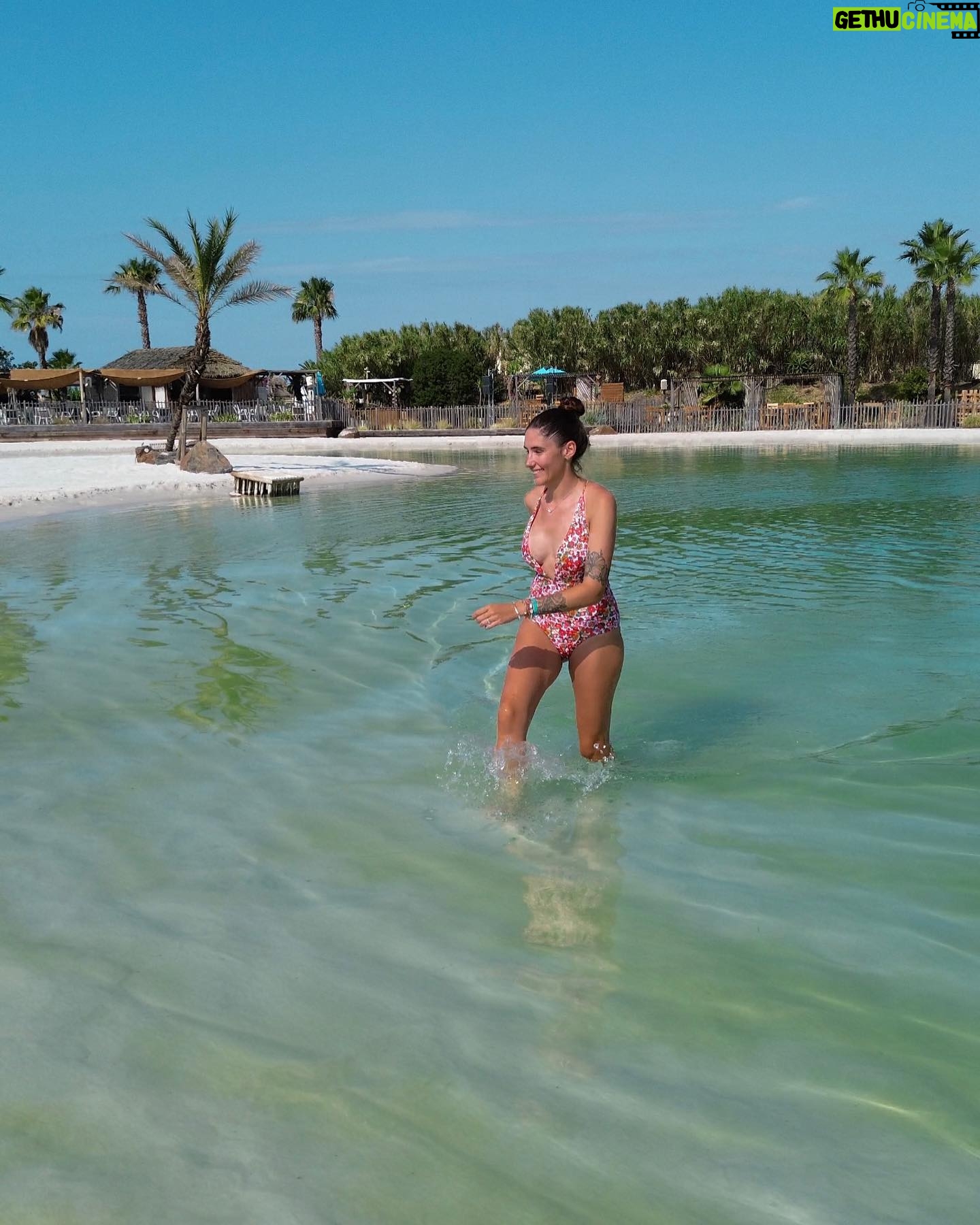 Jesta Hillmann Instagram - CONCOURS AVEC SANDAYA TERMINÉ ☀️ Les amis vous avez suivi de près nos vacances au camping Sandaya et vous m’avez posé énormément de questions ! Aujourd’hui on vous propose un concours pour remporter un séjour découverte de 2 nuits au sein du camping* ! Je vous met tous les détails en dessous concernant le lot et la participation : - Abonnez vous à mon compte ainsi qu’à celui de @campings_sandaya - Commentez la publication en invitant 1 ou plusieurs amis - Pour doubler vos chances n'hésitez pas à vous abonner à nos comptes tiktok *2 nuits en locatif 3 coquillages, valable jusqu’au 31/10/2024, hors juillet/août, hors week-ends fériés et campings partenaires. Lot non-cessible et non échangeable contre un remboursement. Collaboration commerciale rémunérée