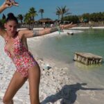 Jesta Hillmann Instagram - CONCOURS AVEC SANDAYA TERMINÉ ☀️ Les amis vous avez suivi de près nos vacances au camping Sandaya et vous m’avez posé énormément de questions ! Aujourd’hui on vous propose un concours pour remporter un séjour découverte de 2 nuits au sein du camping* ! Je vous met tous les détails en dessous concernant le lot et la participation : - Abonnez vous à mon compte ainsi qu’à celui de @campings_sandaya - Commentez la publication en invitant 1 ou plusieurs amis - Pour doubler vos chances n'hésitez pas à vous abonner à nos comptes tiktok *2 nuits en locatif 3 coquillages, valable jusqu’au 31/10/2024, hors juillet/août, hors week-ends fériés et campings partenaires. Lot non-cessible et non échangeable contre un remboursement. Collaboration commerciale rémunérée