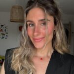 Jesta Hillmann Instagram - Franchement je suis devenu team blonde, j’avoue aha ! Je dois vous admettre que je m’étais dis: plus jamais blonde. Finalement j’adooooooooore ! J’aime aussi le naturel mais le blond c’est quelque chose quand même. Surtout quand c’est bien fait 🙌🏼 De toute façon vous connaissez mon projet capillaire: après la grossesse quand j’aurais dégonflé un peu je compte bien succomber au carré court 🙊🤩